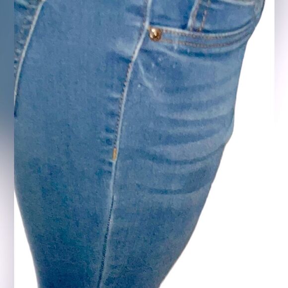 Bella Vida Maternity Jeans - Full panel, Medium Denim - Small l EUC - Picture 5 of 9